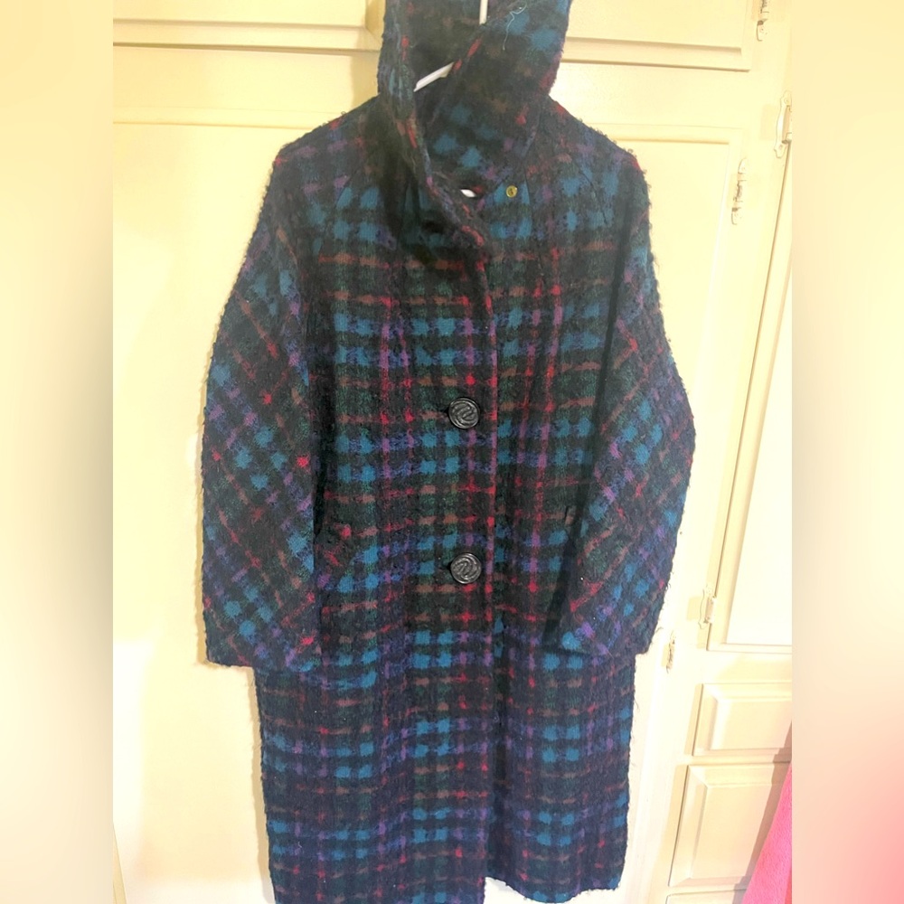 Kassie  Maid Vintage heavy plaid style coat w/ pockets Vintage Pit2Pit 29”